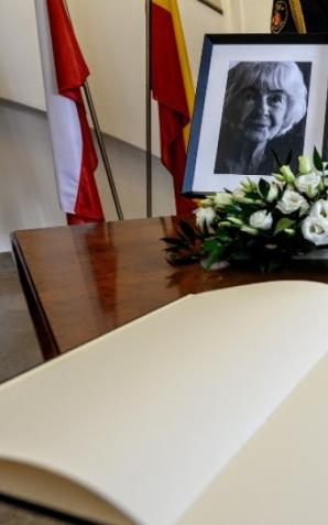 Księga kondolencyjna poświęcona pamięci Danuty Szaflarskiej