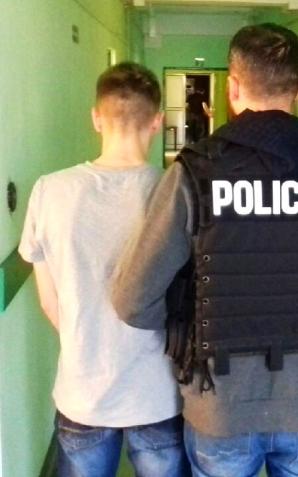 19-latek chciał oszukać seniorkę. Wpadł podczas przekazania 15 tysięcy złotych