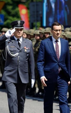 Premier Mateusz Morawiecki na Pikniku Militarnym z okazji 100. rocznicy wybuchu Powstań Śląskich