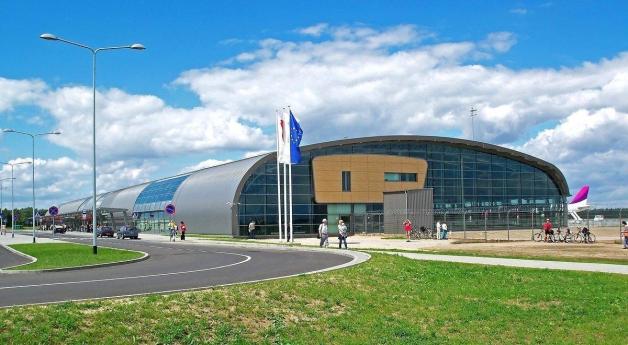 Planowany remont lotniska Warszawa-Modlin: Możliwość odwołania ponad 100 Lotów przez Ryanair do różnych krajów Europy